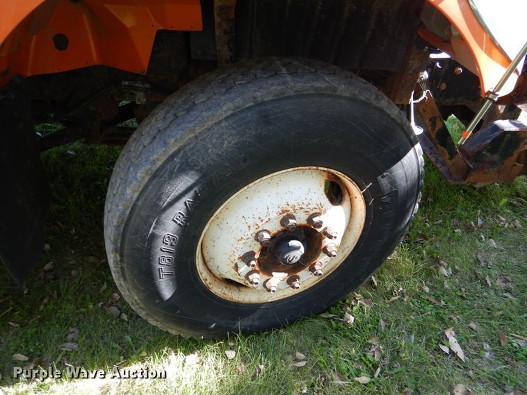 image for item EK9095 2006 International 7400 dump truck