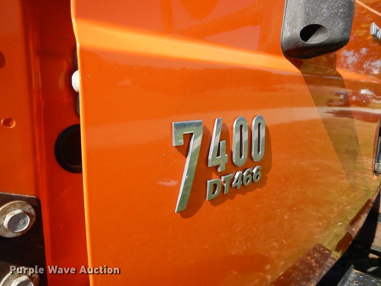 image for item EK9095 2006 International 7400 dump truck