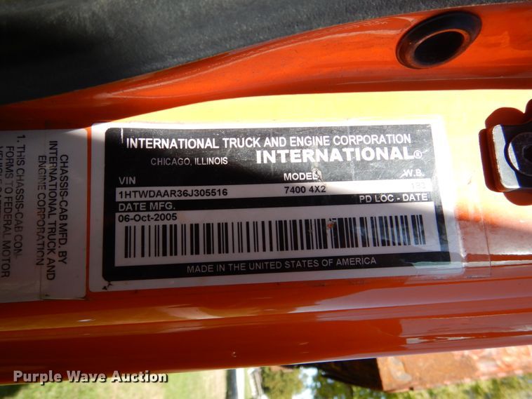 image for item EK9095 2006 International 7400 dump truck