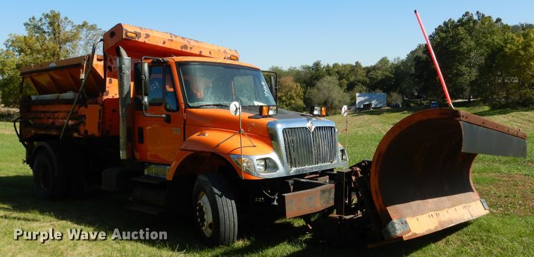 image for item EK9096 2007 International 7400 dump truck