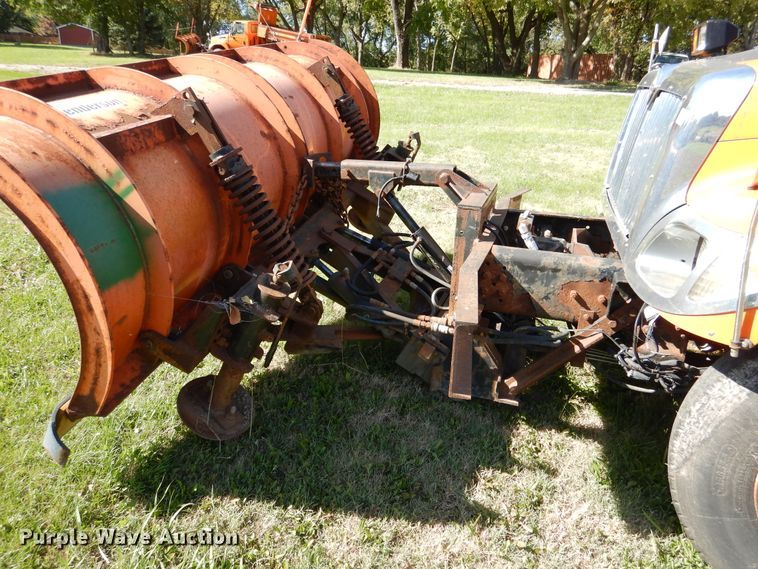 image for item EK9096 2007 International 7400 dump truck