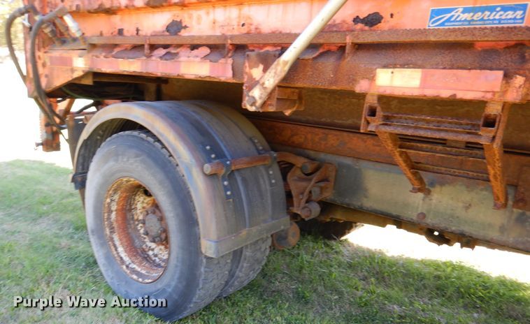 image for item EK9096 2007 International 7400 dump truck