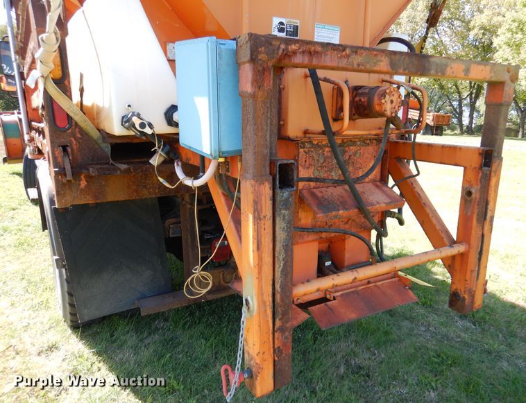 image for item EK9096 2007 International 7400 dump truck