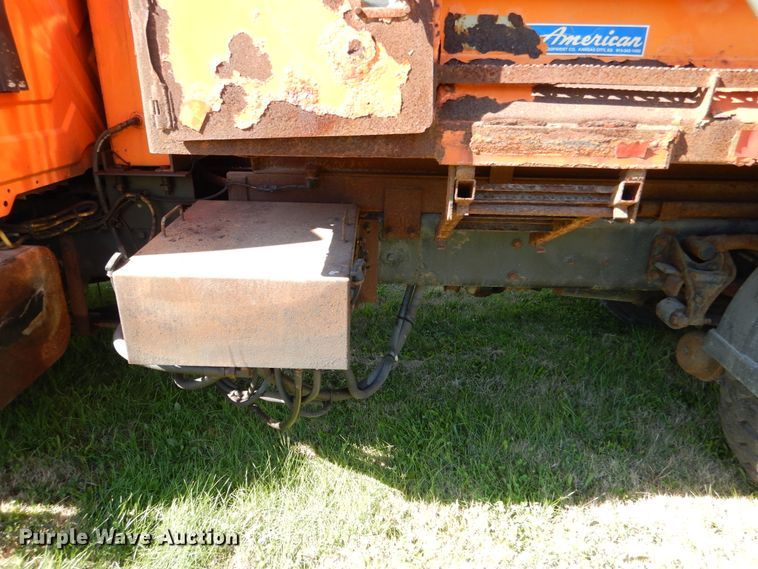 image for item EK9096 2007 International 7400 dump truck