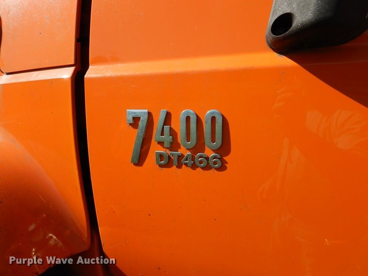 image for item EK9096 2007 International 7400 dump truck