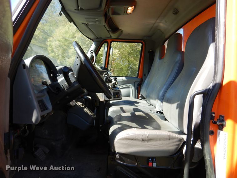 image for item EK9096 2007 International 7400 dump truck