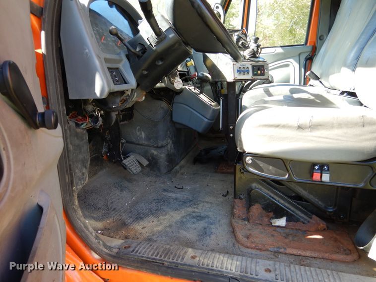 image for item EK9096 2007 International 7400 dump truck