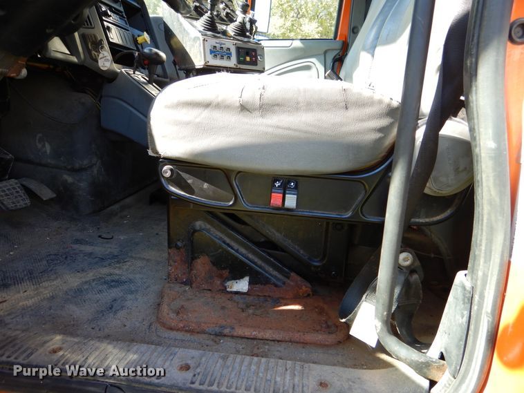 image for item EK9096 2007 International 7400 dump truck