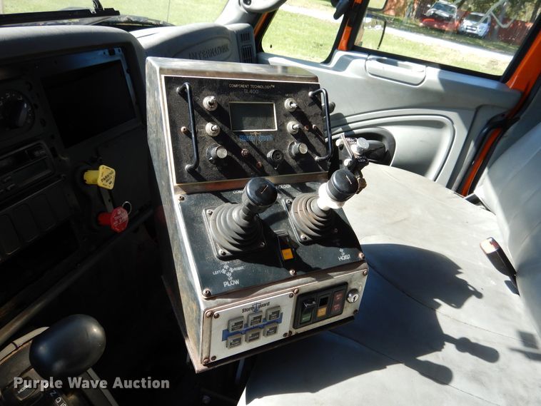 image for item EK9096 2007 International 7400 dump truck