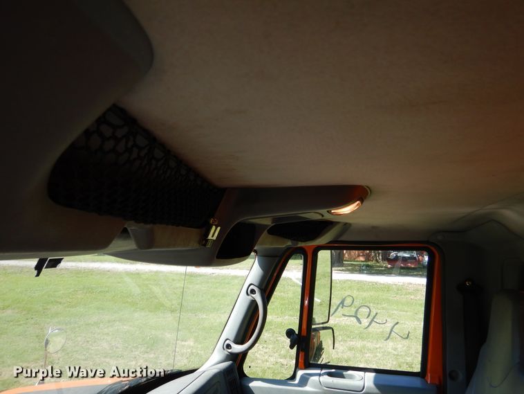 image for item EK9096 2007 International 7400 dump truck