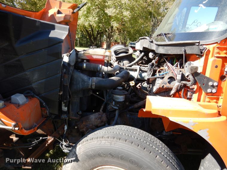 image for item EK9096 2007 International 7400 dump truck