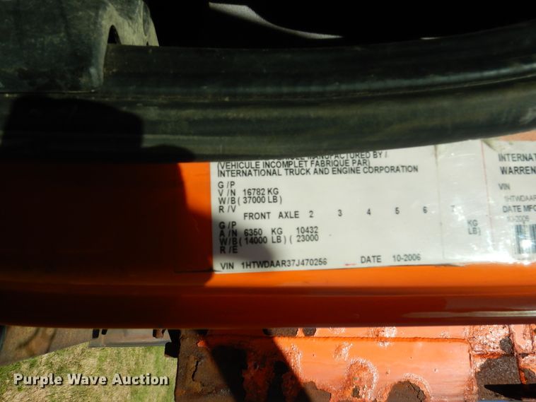 image for item EK9096 2007 International 7400 dump truck