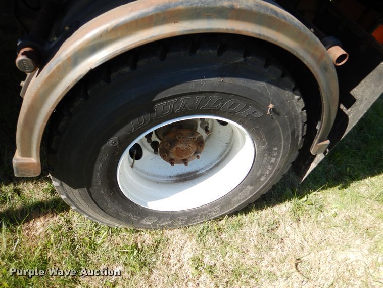 image for item EK9096 2007 International 7400 dump truck