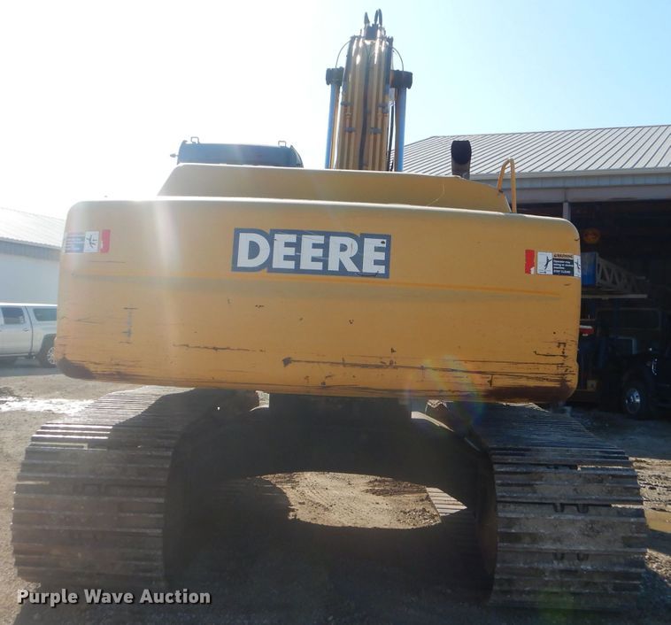 image for item EY9276 2005 John Deere 270C LC excavator