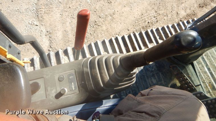 image for item EY9276 2005 John Deere 270C LC excavator