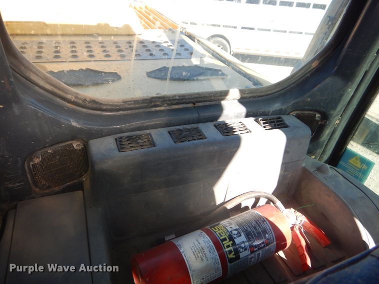 image for item EY9276 2005 John Deere 270C LC excavator