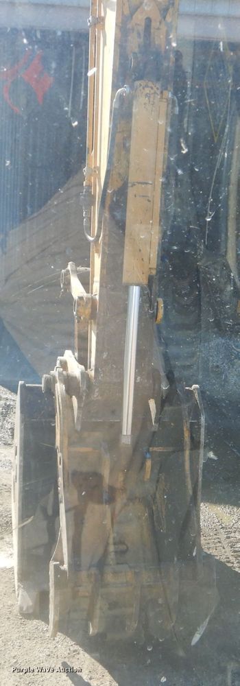 image for item EY9276 2005 John Deere 270C LC excavator