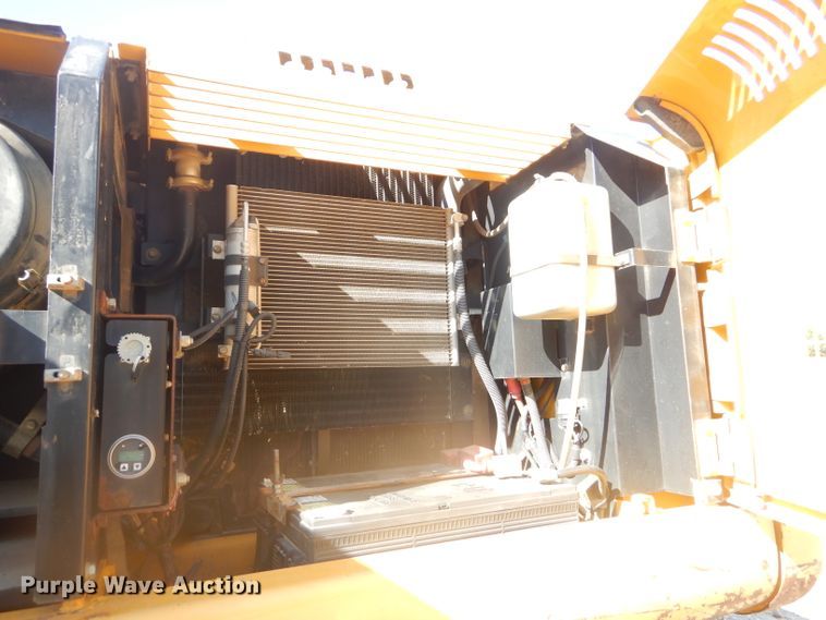 image for item EY9276 2005 John Deere 270C LC excavator