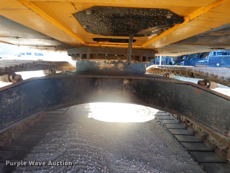 image for item EY9276 2005 John Deere 270C LC excavator