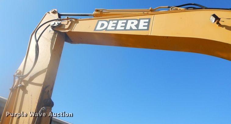 image for item EY9276 2005 John Deere 270C LC excavator