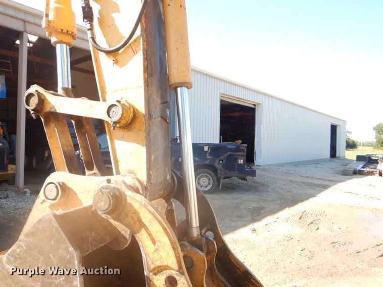 image for item EY9276 2005 John Deere 270C LC excavator