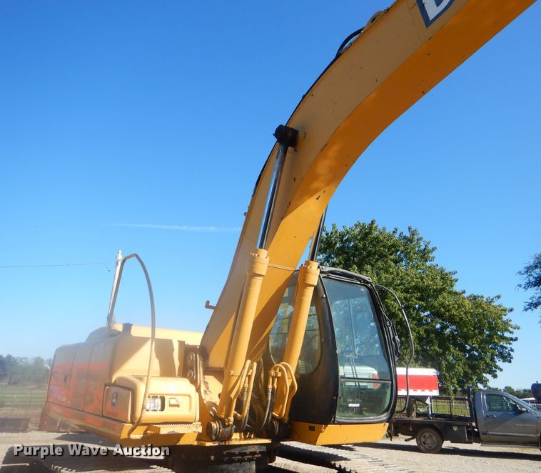 image for item EY9276 2005 John Deere 270C LC excavator