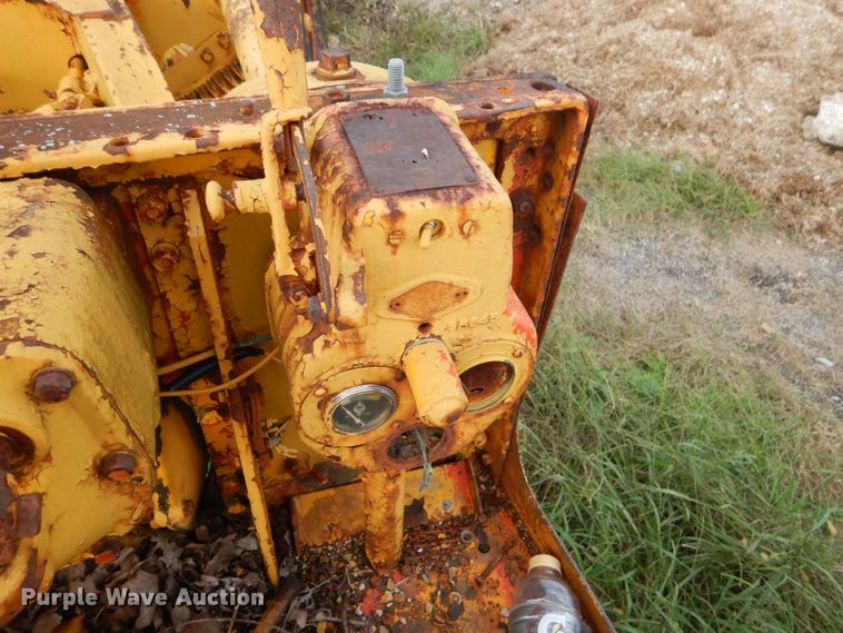 image for item EY9322 Caterpillar 12 rigid frame motor grader