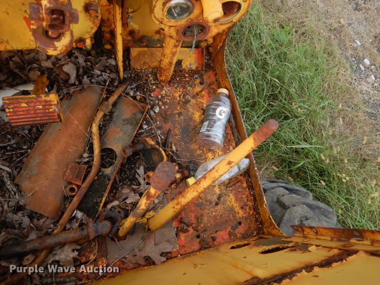 image for item EY9322 Caterpillar 12 rigid frame motor grader