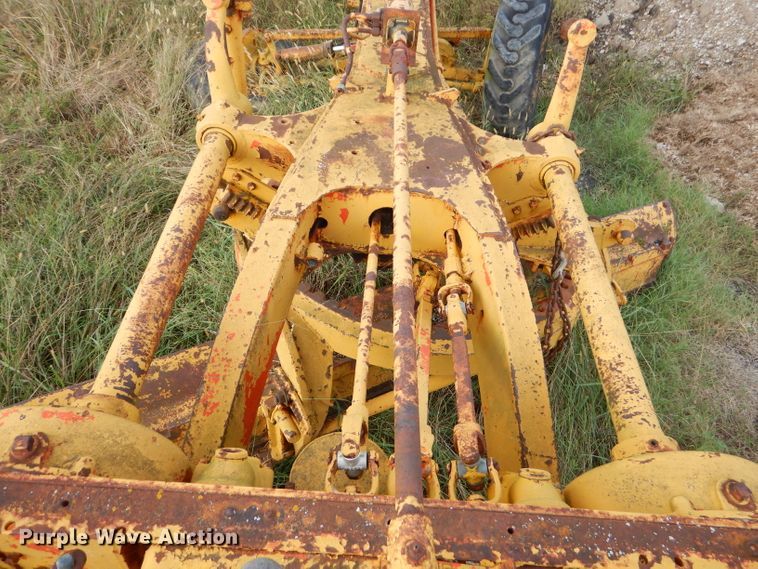 image for item EY9322 Caterpillar 12 rigid frame motor grader