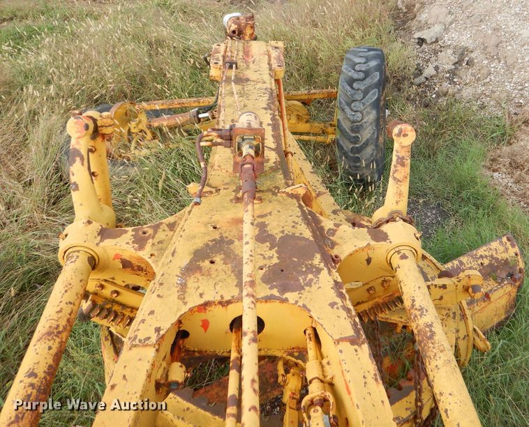 image for item EY9322 Caterpillar 12 rigid frame motor grader