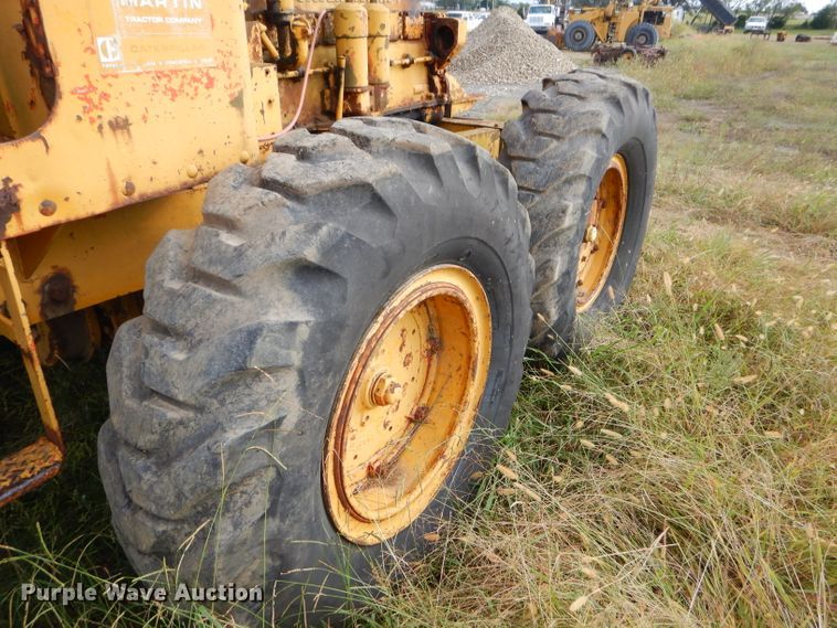 image for item EY9322 Caterpillar 12 rigid frame motor grader