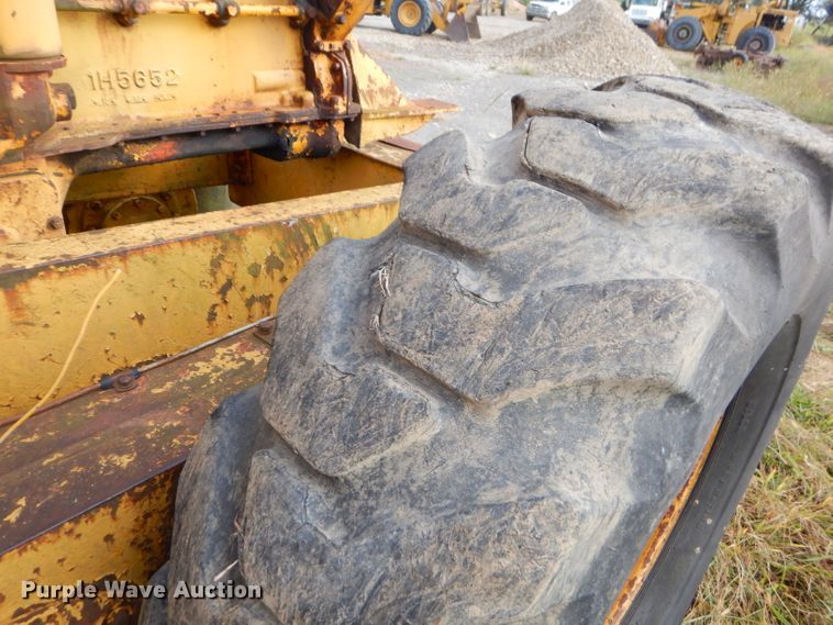 image for item EY9322 Caterpillar 12 rigid frame motor grader