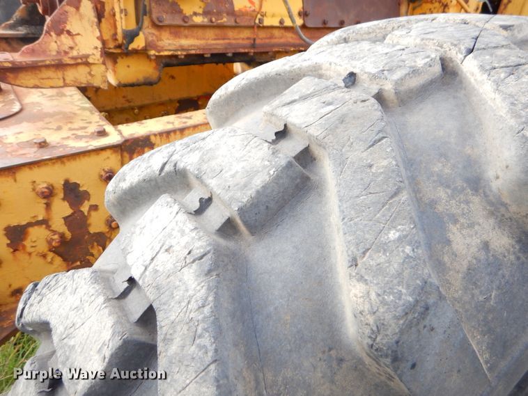 image for item EY9322 Caterpillar 12 rigid frame motor grader