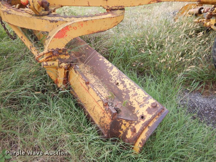 image for item EY9322 Caterpillar 12 rigid frame motor grader