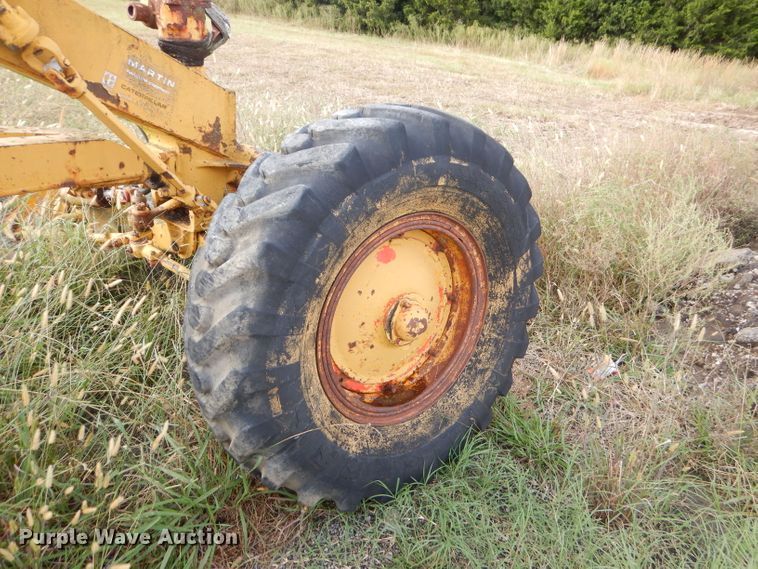 image for item EY9322 Caterpillar 12 rigid frame motor grader