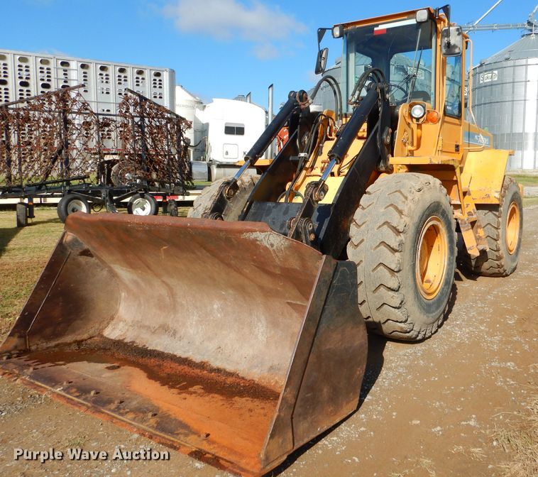 image for item EY9342 2000 Hyundai HL740-3 wheel loader