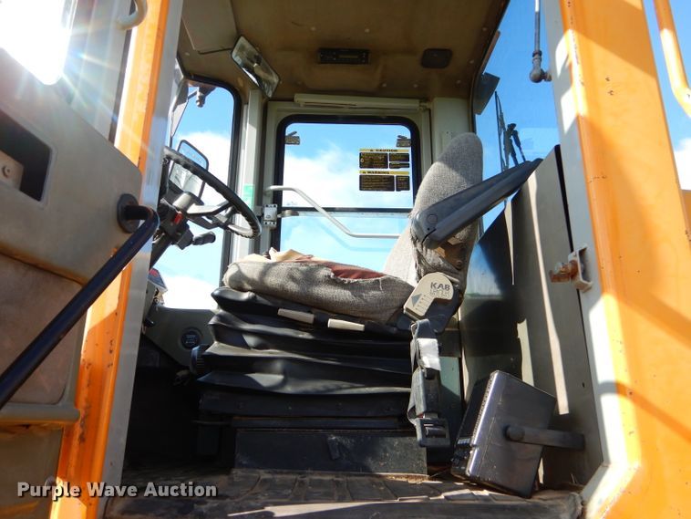 image for item EY9342 2000 Hyundai HL740-3 wheel loader