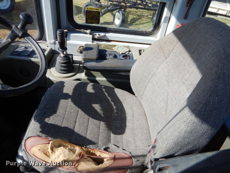 image for item EY9342 2000 Hyundai HL740-3 wheel loader