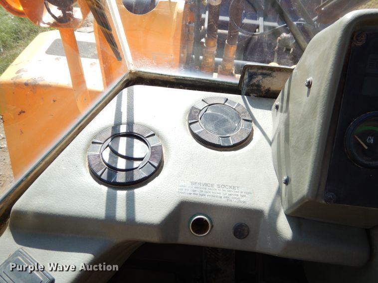 image for item EY9342 2000 Hyundai HL740-3 wheel loader