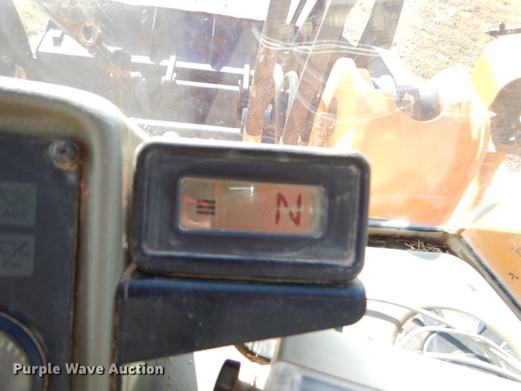 image for item EY9342 2000 Hyundai HL740-3 wheel loader