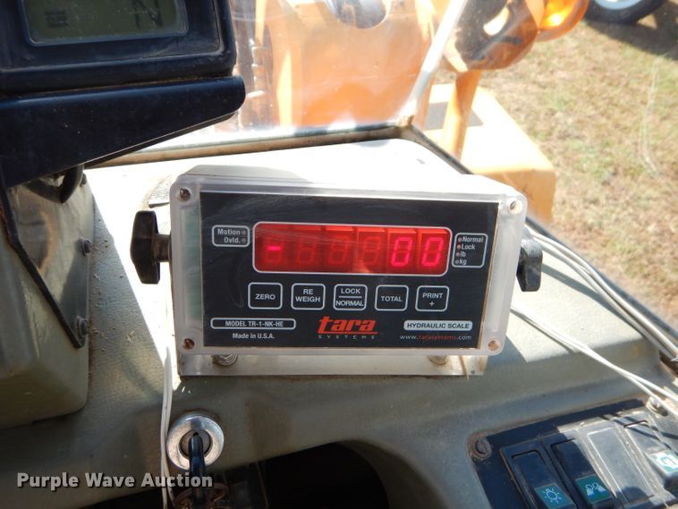 image for item EY9342 2000 Hyundai HL740-3 wheel loader