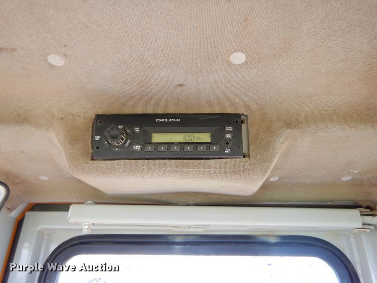 image for item EY9342 2000 Hyundai HL740-3 wheel loader