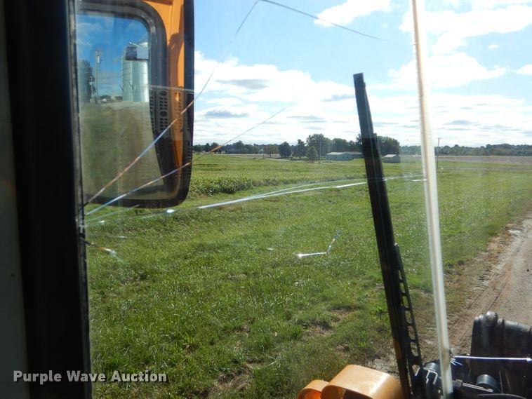 image for item EY9342 2000 Hyundai HL740-3 wheel loader