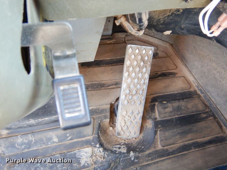 image for item EY9342 2000 Hyundai HL740-3 wheel loader