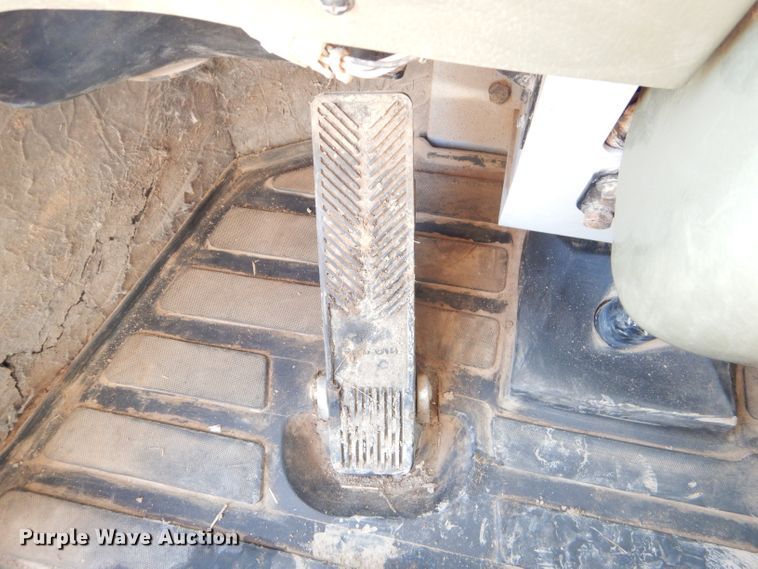 image for item EY9342 2000 Hyundai HL740-3 wheel loader