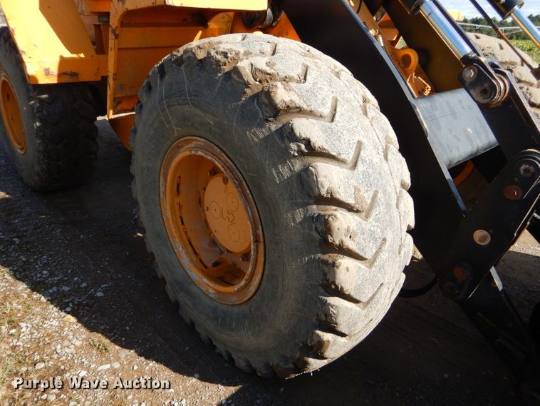 image for item EY9342 2000 Hyundai HL740-3 wheel loader
