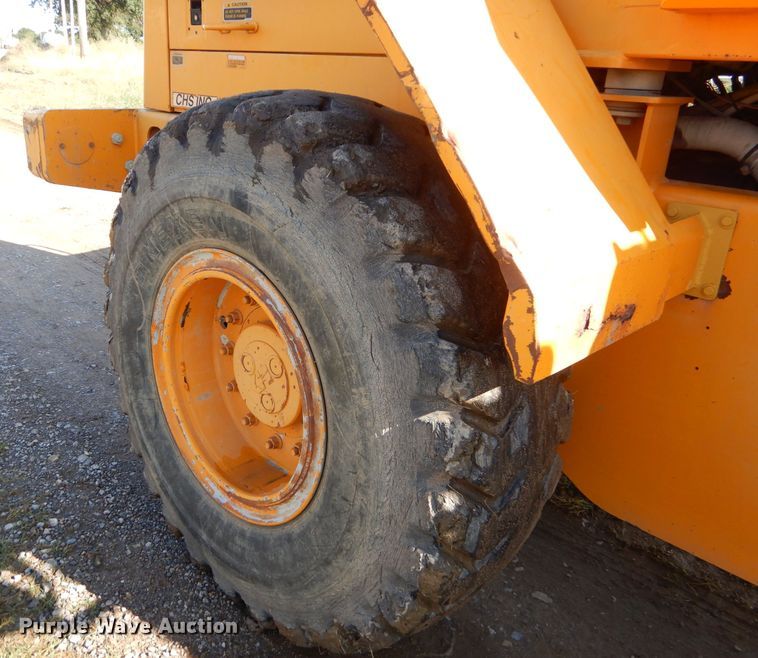 image for item EY9342 2000 Hyundai HL740-3 wheel loader