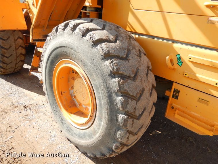 image for item EY9342 2000 Hyundai HL740-3 wheel loader