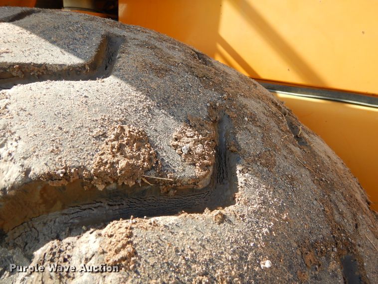 image for item EY9342 2000 Hyundai HL740-3 wheel loader