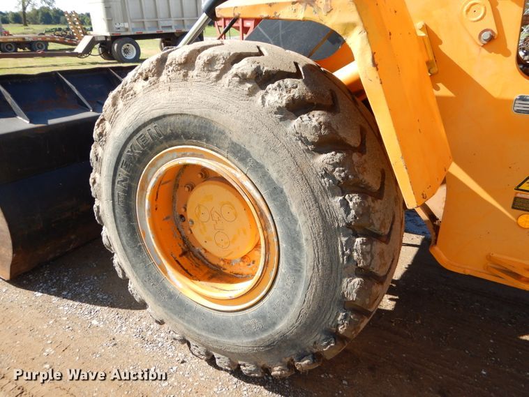 image for item EY9342 2000 Hyundai HL740-3 wheel loader